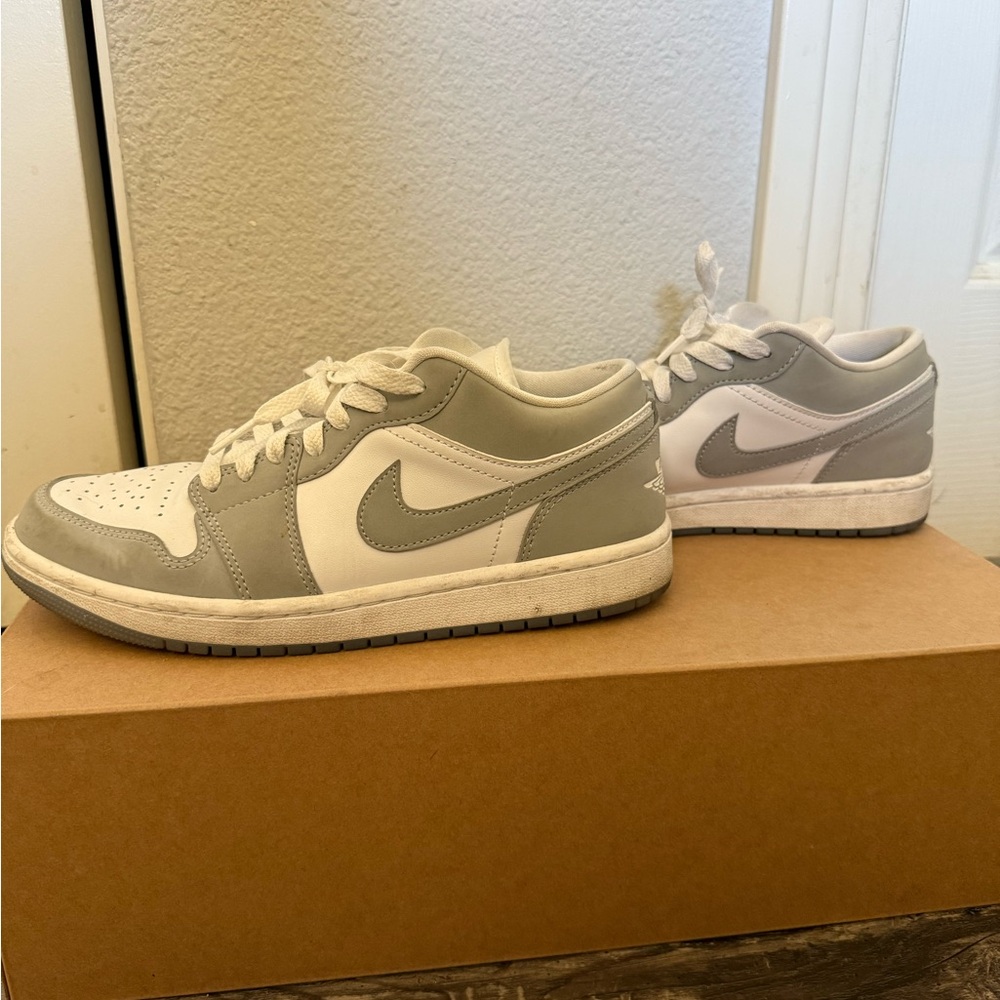 Nike Men's White and Gray Sneakers